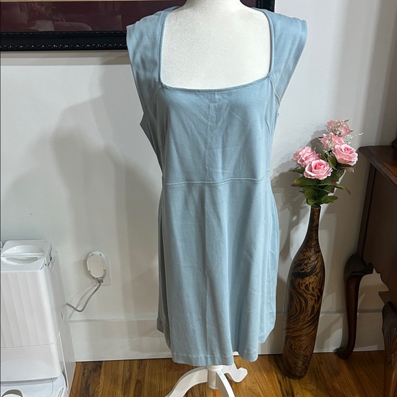 Everlane Dresses & Skirts - Everlane Light Blue Midi Dress